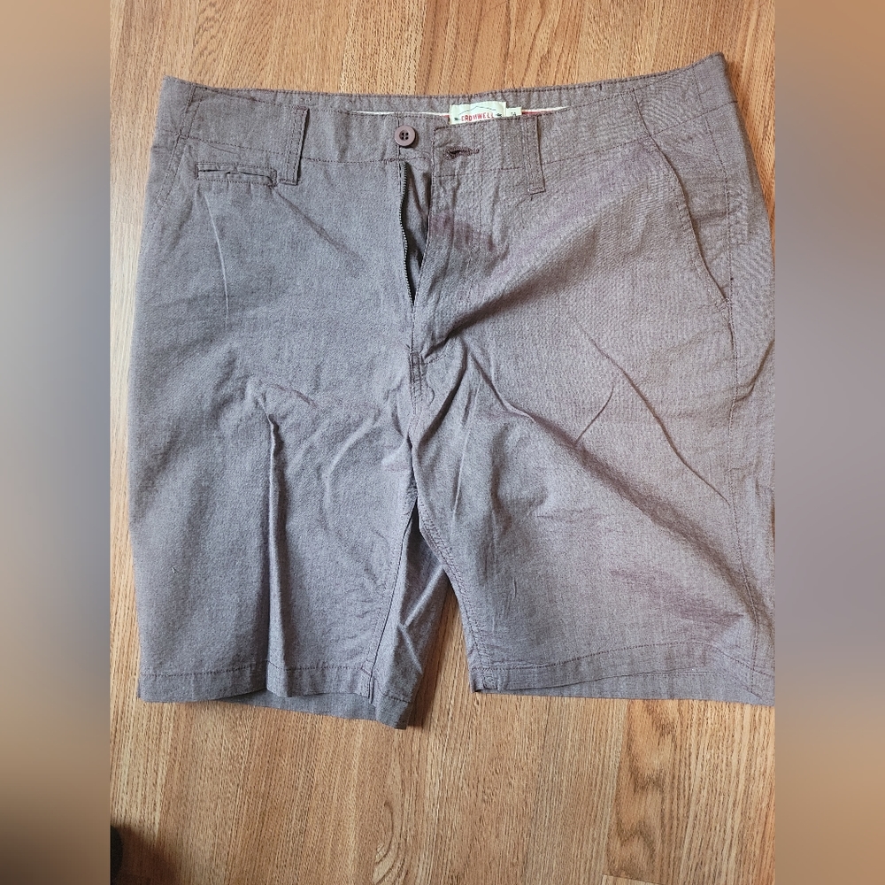 Cromwell Gray Maroon Lightweight Shorts Size 34